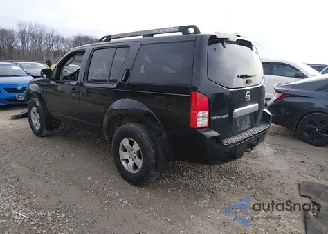 2005 Nissan Pathfinder Xe z USA, uszkodzony, nr VIN 5N1AR18U25C781239